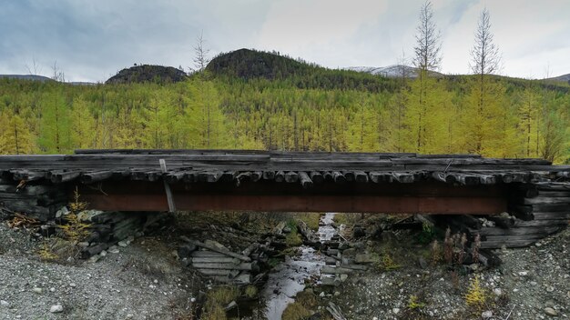 A paisagem da ponte ferroviária