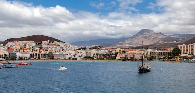 A paisagem marítima da ilha de Tenerife As Ilhas Canárias