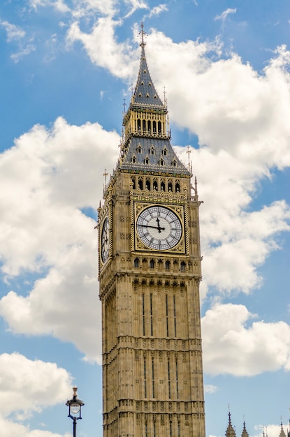 A parte do big ben das casas do parlamento e marco icônico de londres, reino unido