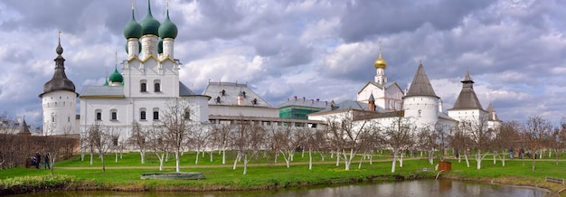 A pedra branca Rostov Kremlin