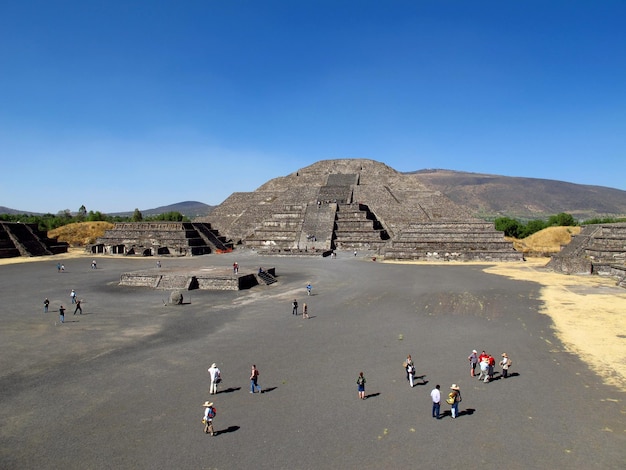 A Pirâmide da Lua em ruínas antigas dos astecas Teotihuacan México