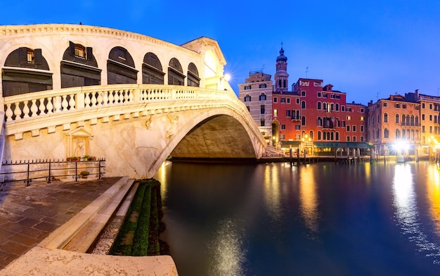 A ponte de Rialto Veneza Itália