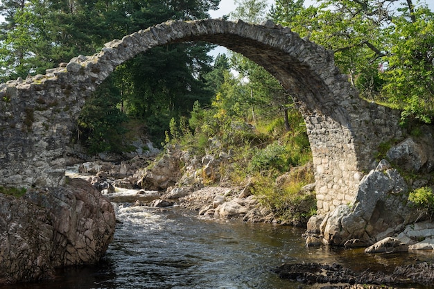 A ponte Packhorse em Carrbridge