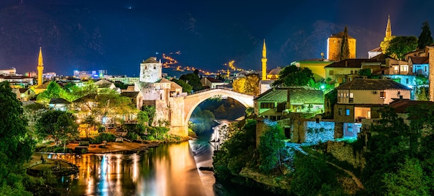 A Ponte Velha em Mostar. Patrimônio mundial da UNESCO na Bósnia e Herzegovina