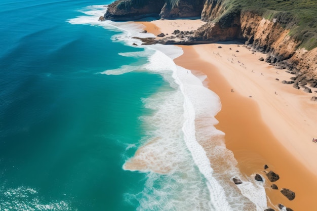 a praia e o oceano de cima