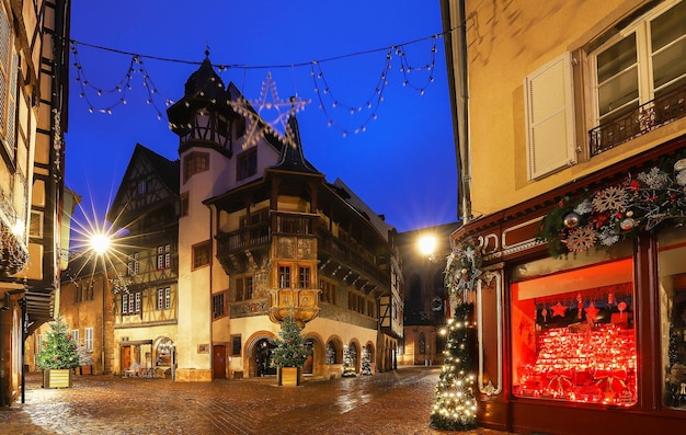 A rua Colmar decorada para o Natal Alsácia França