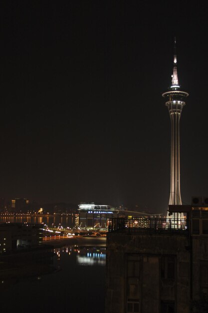 A Torre de Macau à noite