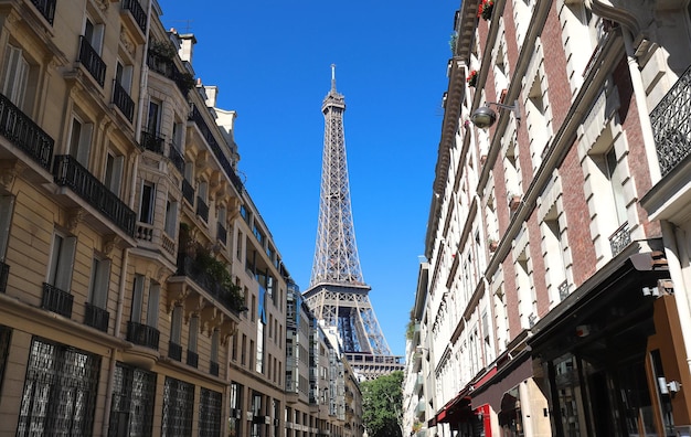 A Torre Eiffel é o local de viagem mais popular e ícone cultural global da França e do mundo