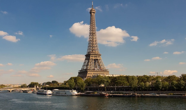 A torre Eiffel Paris França