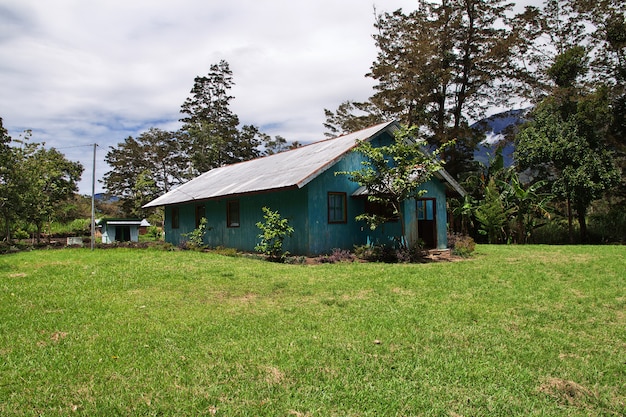 A vila no vale de Wamena, Papua, Indonésia