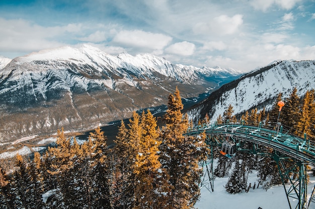 A vista da montanha Sulphur em Banff Canadá