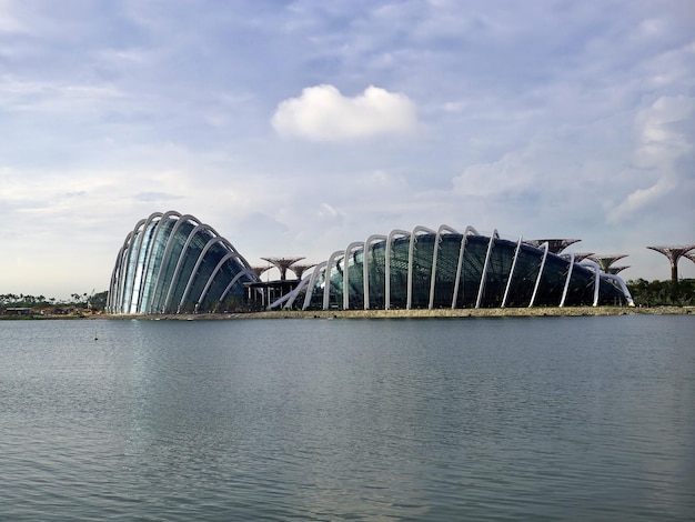 A vista dos arranha-céus na marina Singapura