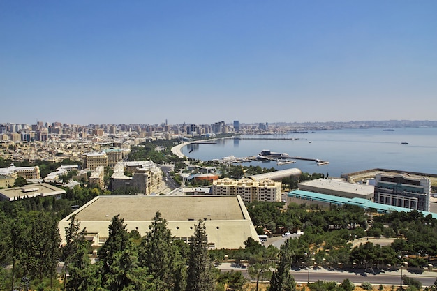 A vista sobre a cidade velha de Baku, Azerbaijão