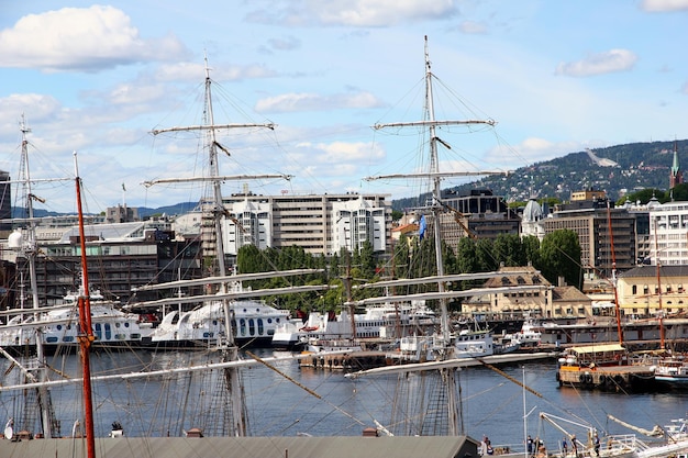 A vista sobre o porto de Oslo Noruega