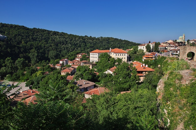 A vista sobre Veliko Tarnovo na Bulgária