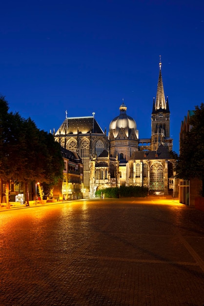 Aachener Dom bei Nacht Deutschland