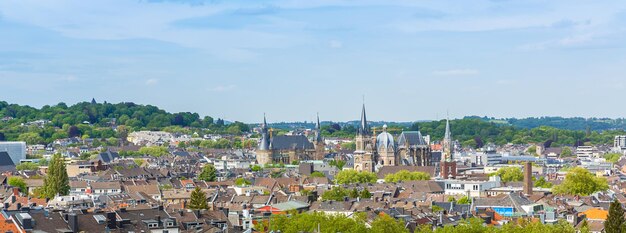 Aachener Skyline mit Rathaus- und Dompanorama