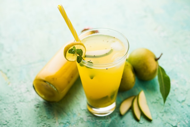 Aam Panna o panha o jugo de mango verde dulce y salado