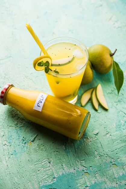 Aam Panna o panha o jugo de mango verde dulce y salado