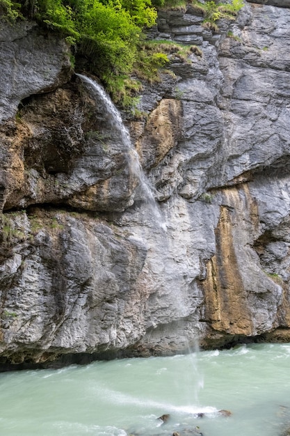 Aareschlucht é um lugar espetacular localizado entre Meiringen e Innertkirchen Suíça