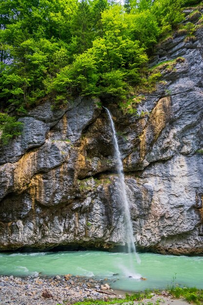 Aareschlucht es un lugar espectacular ubicado entre Meiringen e Innertkirchen Suiza