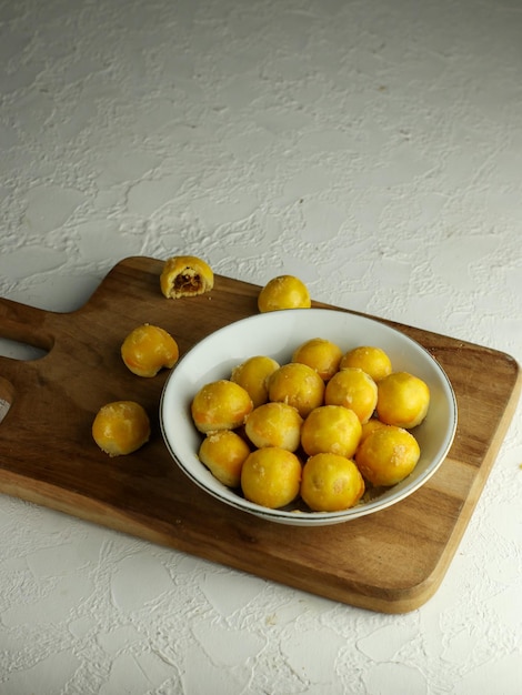 Abacaxi Tart ou Kue Nastar é uma forma de bolo tradicional para a Indonésia comumente encontrada quando Hari Raya ou