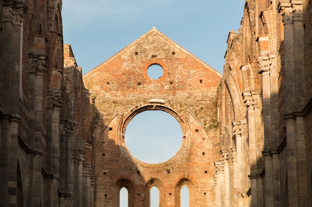 Foto abadia de são galgano na província de siena, região da toscana, itália.