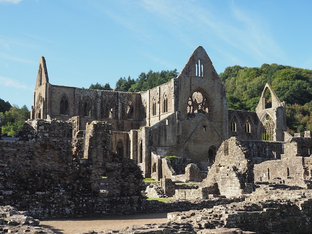 Foto abadia de tintern (abaty tyndyrn) em tintern