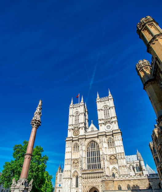 La Abadía de Westminster en un día soleado de verano, Londres - Reino Unido