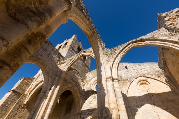 abandonado de la iglesia de Santa Eulalia en Palenzuela