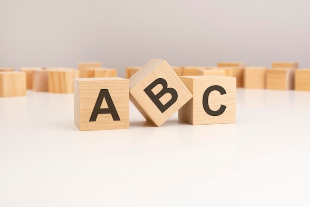 ABC Always Be Closing conceito de palavra em blocos de madeira letras de texto
