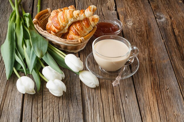 Abendzeit mit Kaffee und Milch