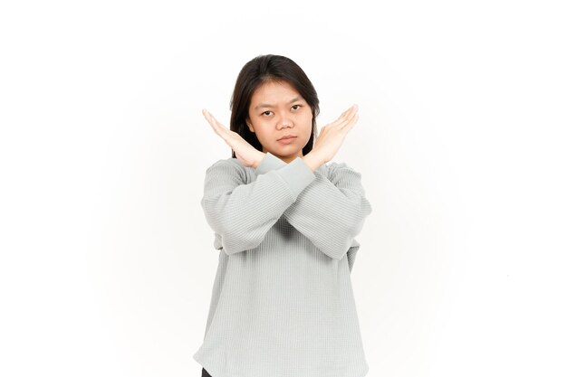 Ablehnung Geste Gekreuzte Arme der schönen asiatischen Frau isoliert auf weißem Hintergrund
