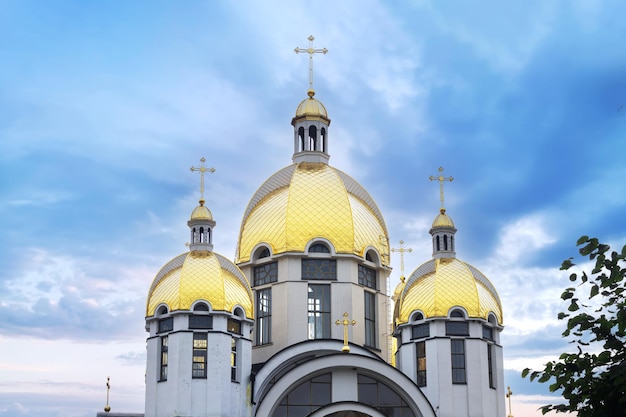 Abóbada e cruz cristãs da igreja católica ortodoxa