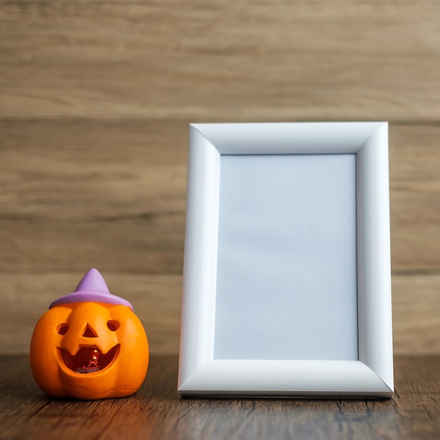 Abóbora laranja na mesa e moldura com espaço de cópia para texto Feliz dia de Halloween Olá outubro outono outono temporada Festa festiva e conceito de férias