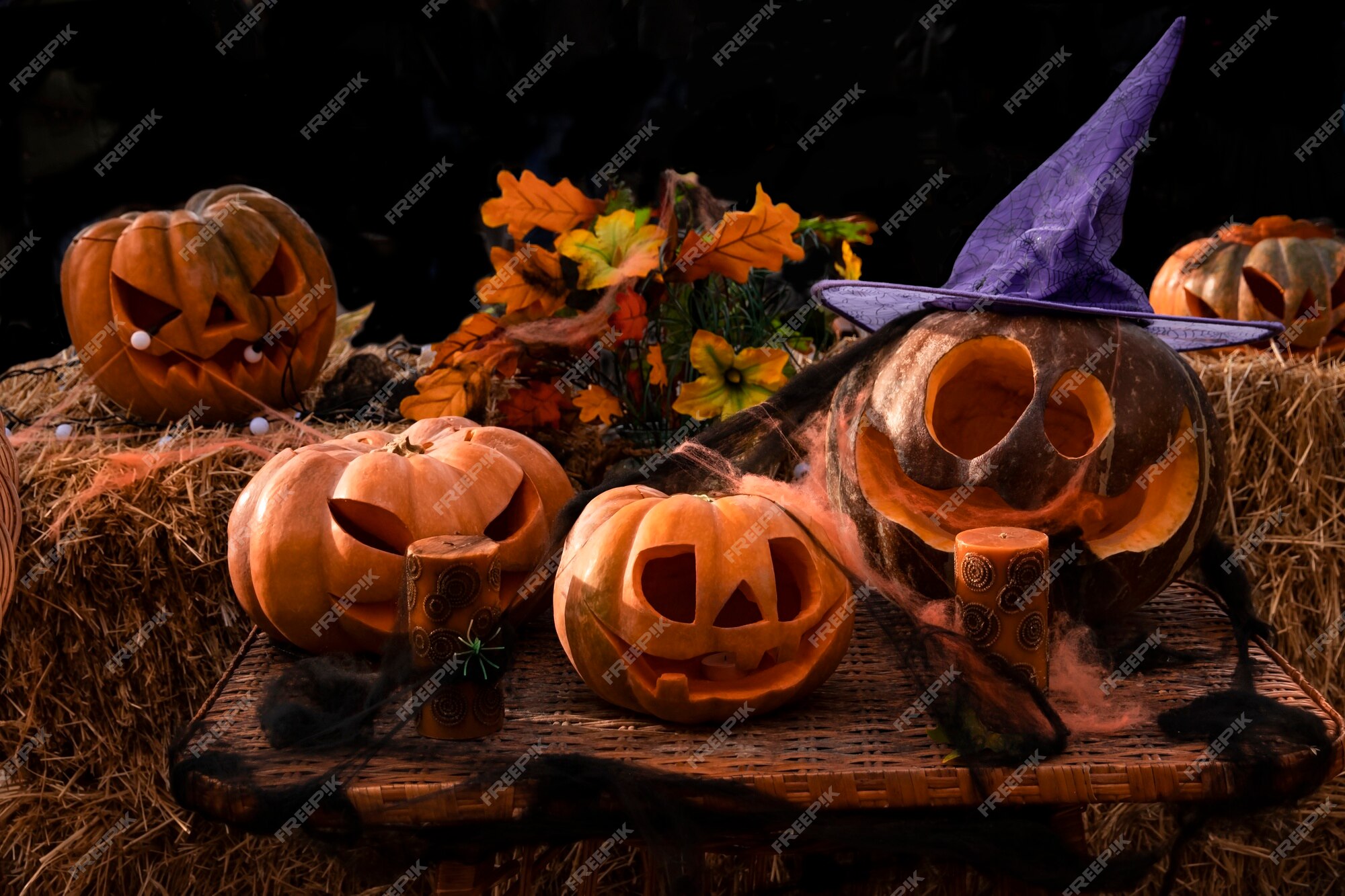 Conjunto de abóboras de halloween esculpidas assustadoras com