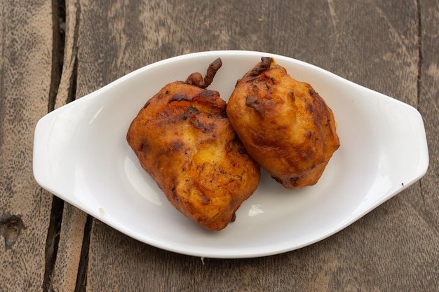 Foto aborrajados comida típica colombiana feita com queijo de banana e goiaba receita tradicional