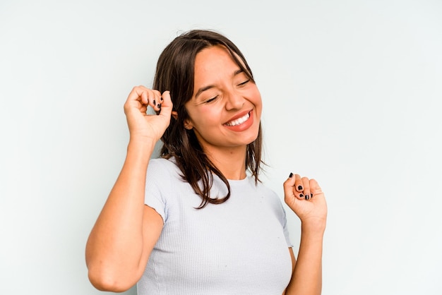 Abrazos sonriendo despreocupados y felices