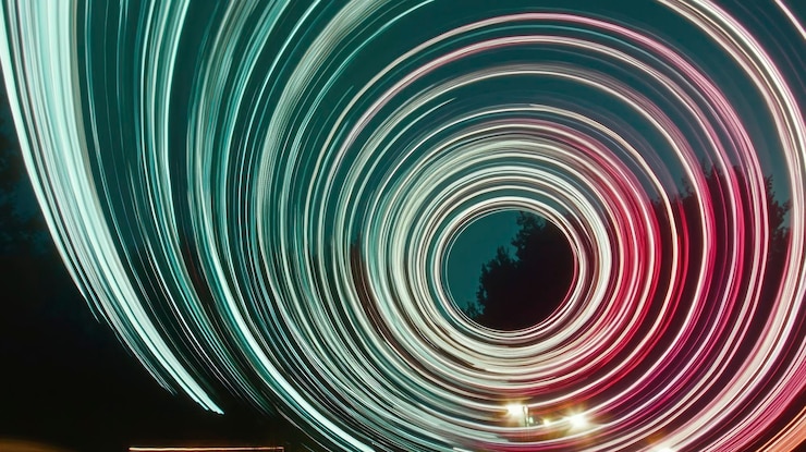 Foto abstracto rutas de luz circulares por la noche