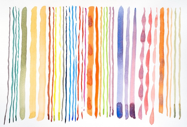 Abstrakte Aquarelllinien Musterhintergrund Bunte, mit Aquarellfarben gemalte Pinselstriche auf Weiß