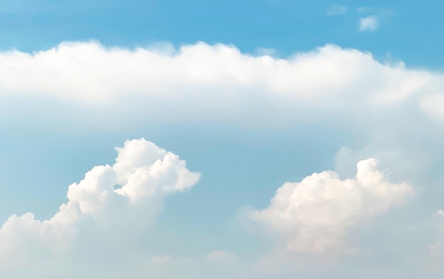 Abstrakter bewölkter Hintergrund schöne natürliche Streifen von Himmel und WolkenxEine schöne Naturlandschaft