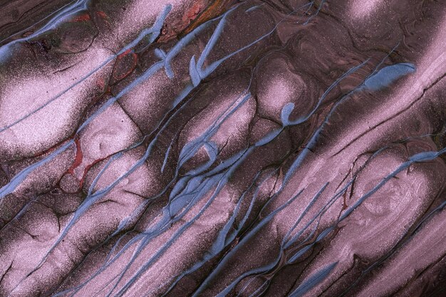 Abstrakter flüssiger Kunsthintergrund dunkle lila und braune Farben. Flüssiger Marmor. Acrylmalerei auf Leinwand mit blauen Linien und Farbverlauf. Alkoholtintenhintergrund mit Wellenmuster.