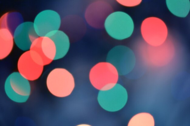 Abstrakter funkelnder Hintergrund mit Bokeh Verschwommene städtische Hintergrundszene Festlicher abstrakter Hintergrund mit defokussierten Bokeh-Lichtern