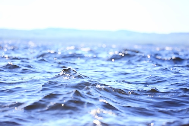 abstrakter Hintergrund, Textur meerblaues Wasser, Wellen und Wellen auf dem Ozean, Meeresmustertapete