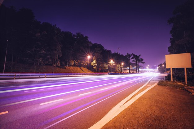 Abstrakter Lichtweg