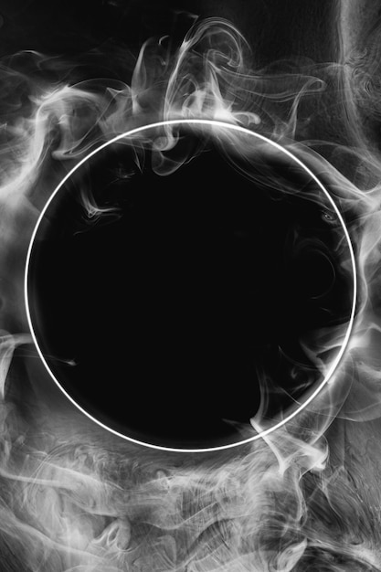 Abstrakter Raumtapetenhintergrund dunkles Rauchdesign