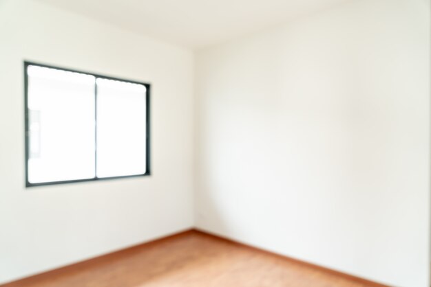 abstrakter unscharfer leerer Raum mit Fenster und Tür im Haus