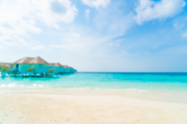 Abstrakter verwischter tropischer Strand und Meer in Malediven für Hintergrund