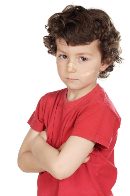 Foto un abuso infantil sobre fondo blanco