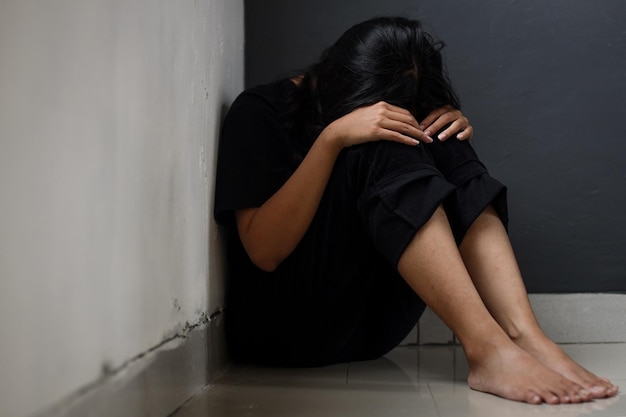 Acabar com a violência contra as mulheres Abuso sexual Tráfico de seres humanos Violência doméstica Estupro internacional